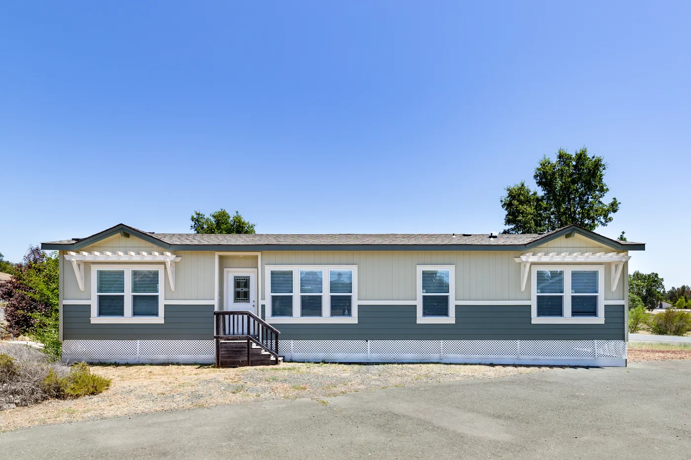 The CORONADO 2458C Exterior. This Manufactured Mobile Home features 3 bedrooms and 2 baths.