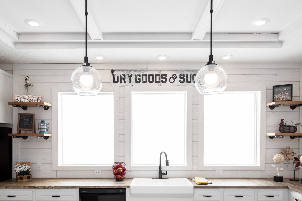 The 1442 CAROLINA SOUTHERN COMFORT Exterior. This Manufactured Mobile Home features 3 bedrooms and 2 baths.