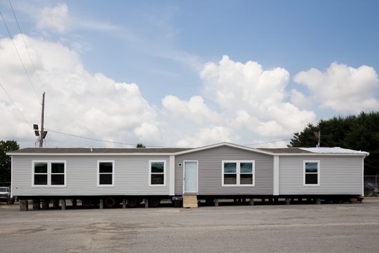 The SSP-28764A "BREEZE II HD" Exterior. This Manufactured Mobile Home features 4 bedrooms and 2 baths.