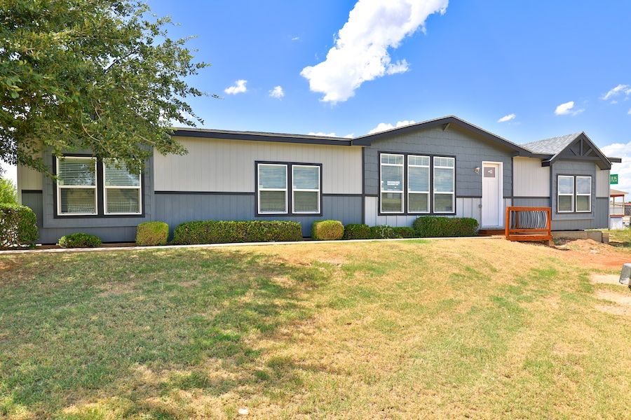 The EDGEWOOD Exterior. This Manufactured Mobile Home features 3 bedrooms and 2 baths.