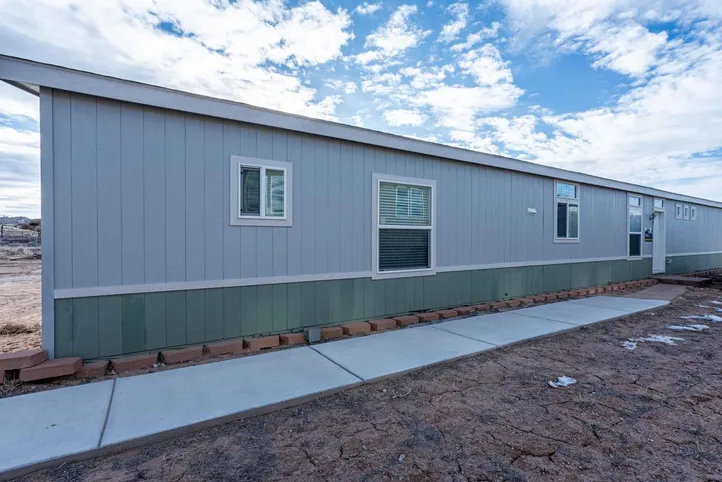 The K1676H Exterior. This Manufactured Mobile Home features 3 bedrooms and 2 baths.