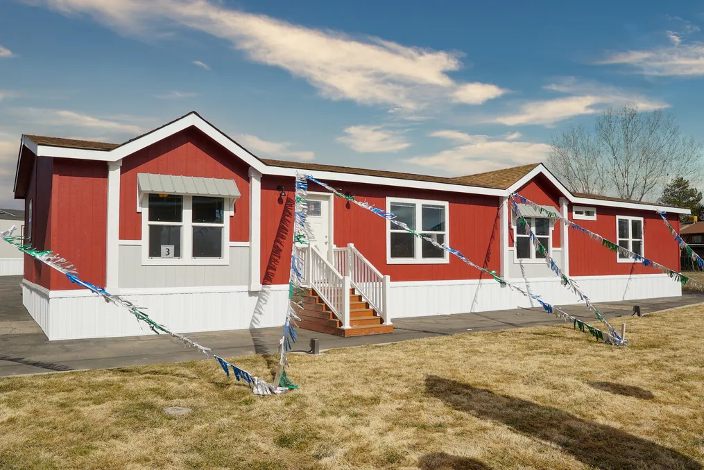 The CERISE Exterior. This Manufactured Mobile Home features 4 bedrooms and 2 baths.
