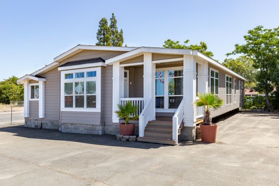 The GLE661K Exterior. This Manufactured Mobile Home features 3 bedrooms and 2 baths.