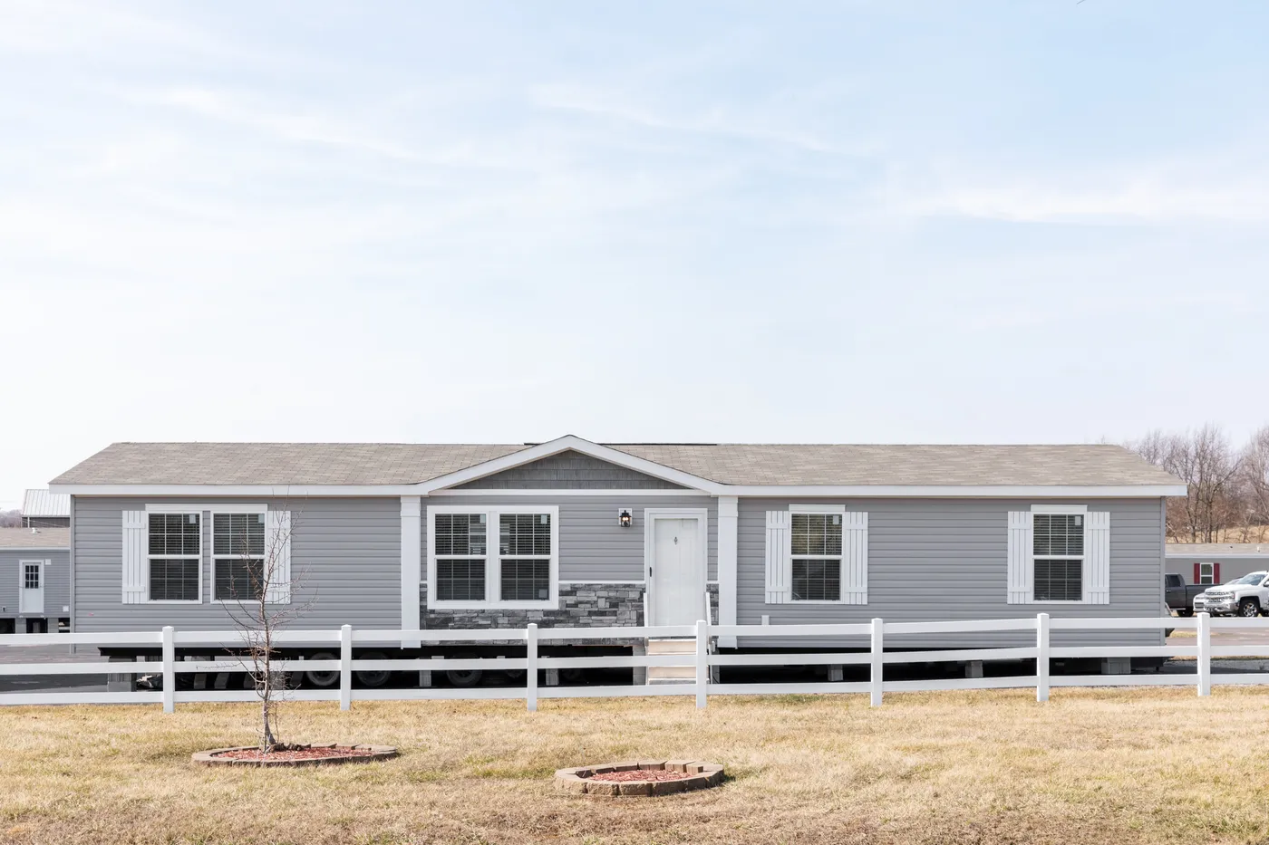 The THE VILLETTE Exterior. This Manufactured Mobile Home features 3 bedrooms and 2 baths.