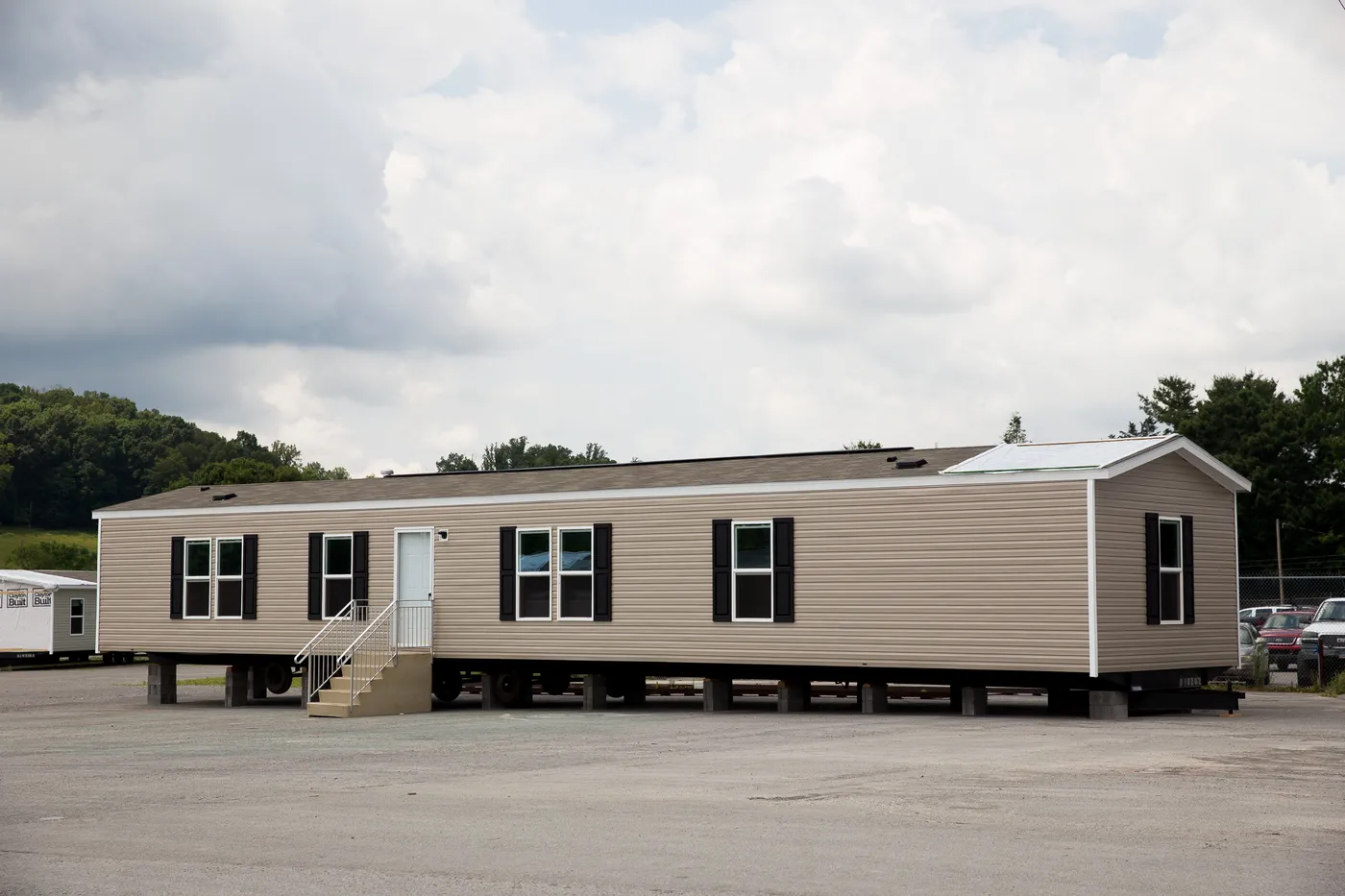 The THE BREEZE Exterior. This Manufactured Mobile Home features 3 bedrooms and 2 baths.