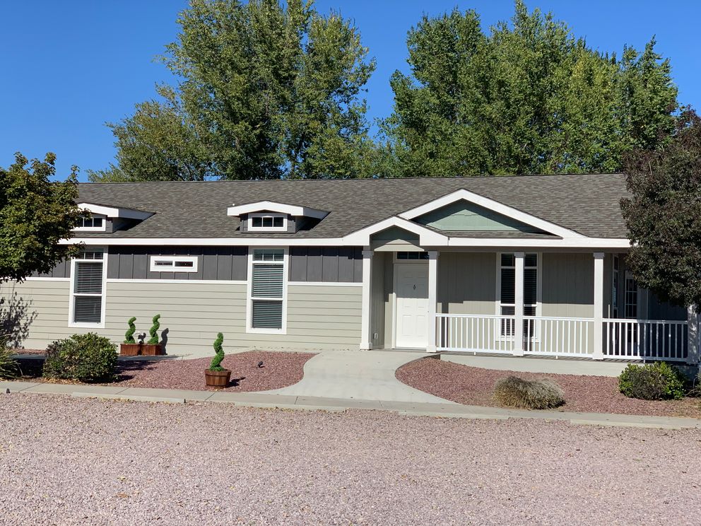 The SUM3068A Exterior. This Manufactured Mobile Home features 3 bedrooms and 2 baths.