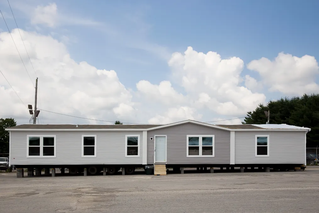 The THE BREEZE 2.5         CLAYTON Exterior. This Manufactured Mobile Home features 4 bedrooms and 2 baths.