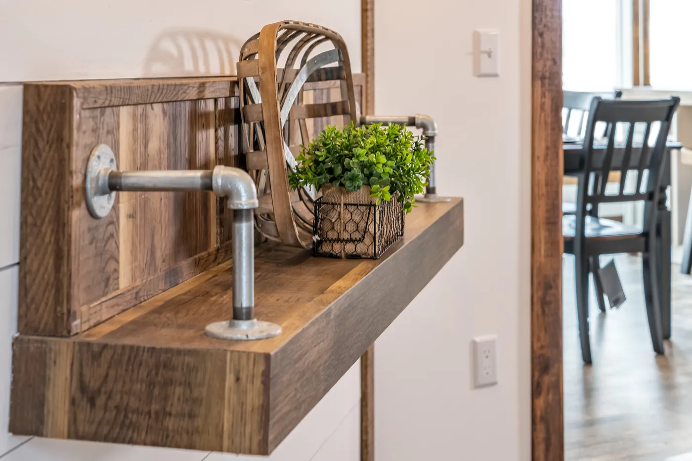 The THE AVALYN Features. This Manufactured Mobile Home features 3 bedrooms and 2 baths.