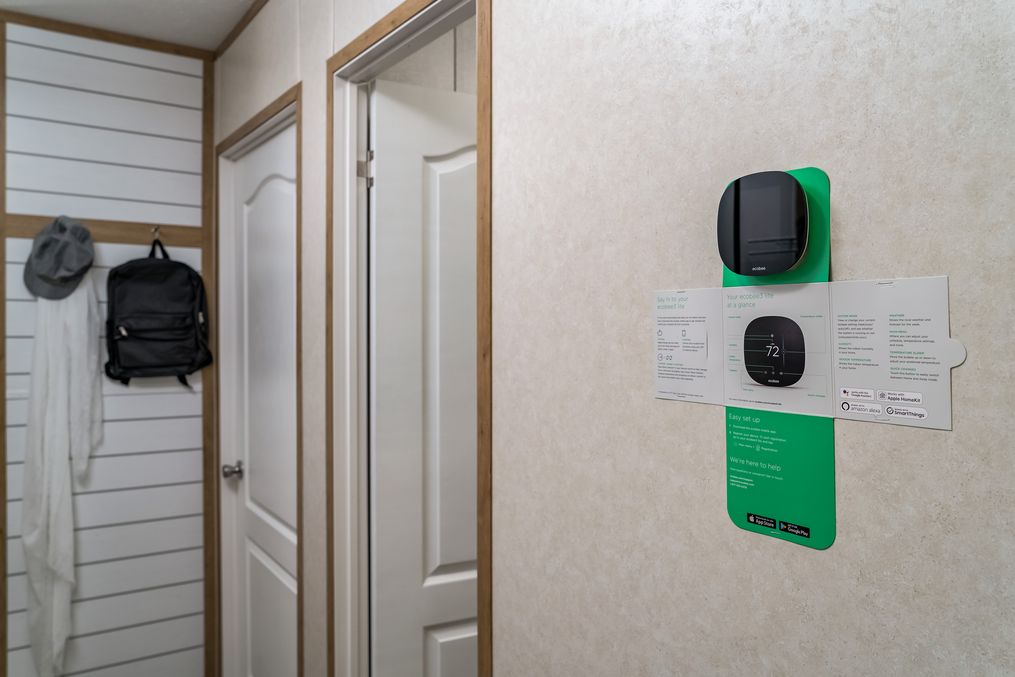 The BLAZER EXTREME 1666 F Features. This Manufactured Mobile Home features 3 bedrooms and 2 baths.