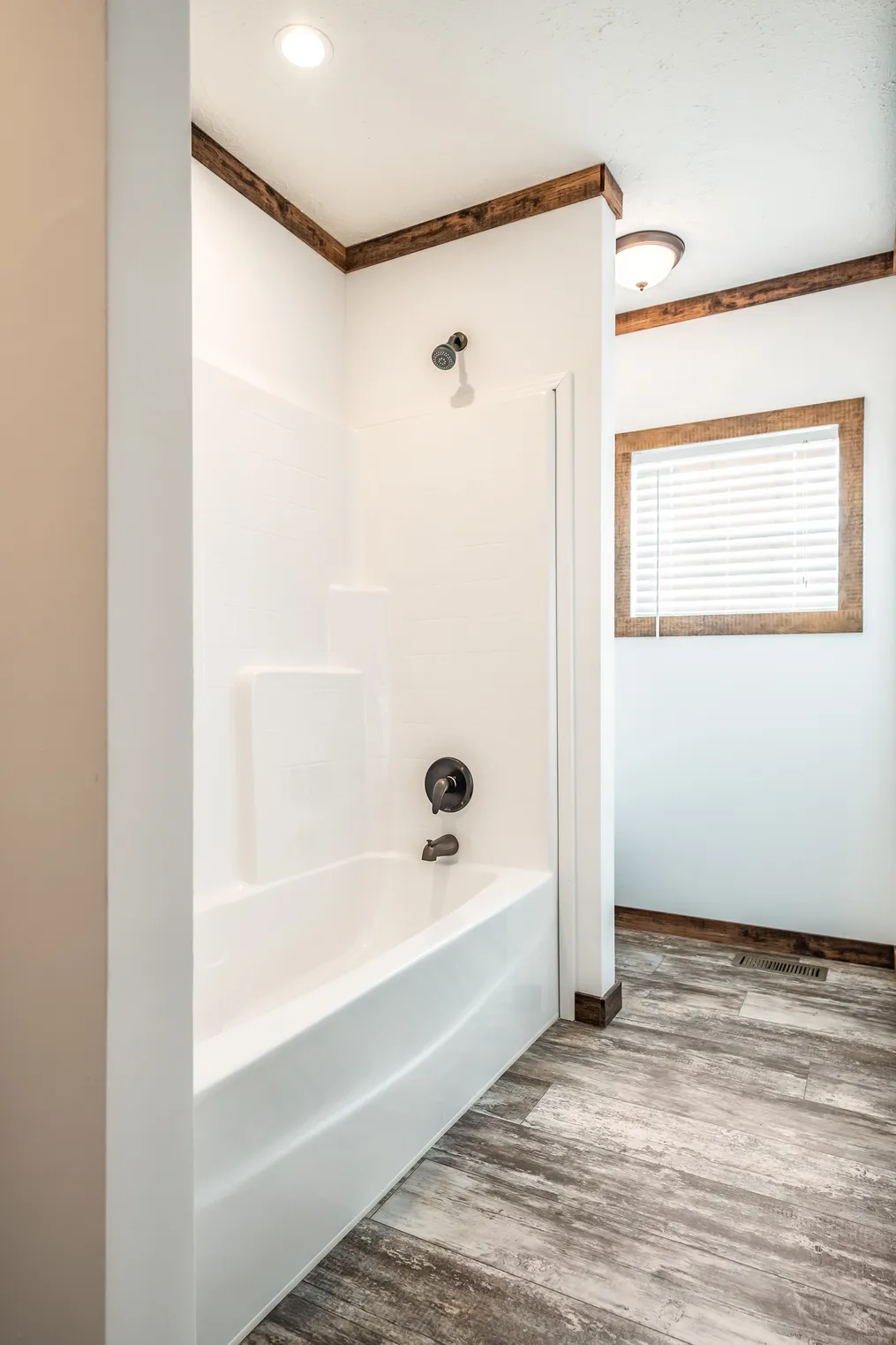 The THE AVALYN Features. This Manufactured Mobile Home features 3 bedrooms and 2 baths.