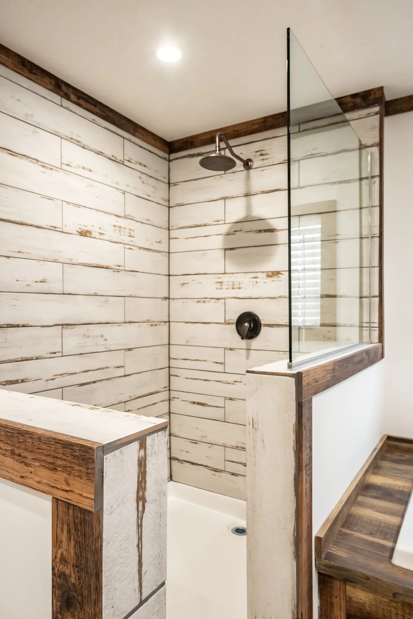The THE AVALYN Features. This Manufactured Mobile Home features 3 bedrooms and 2 baths.