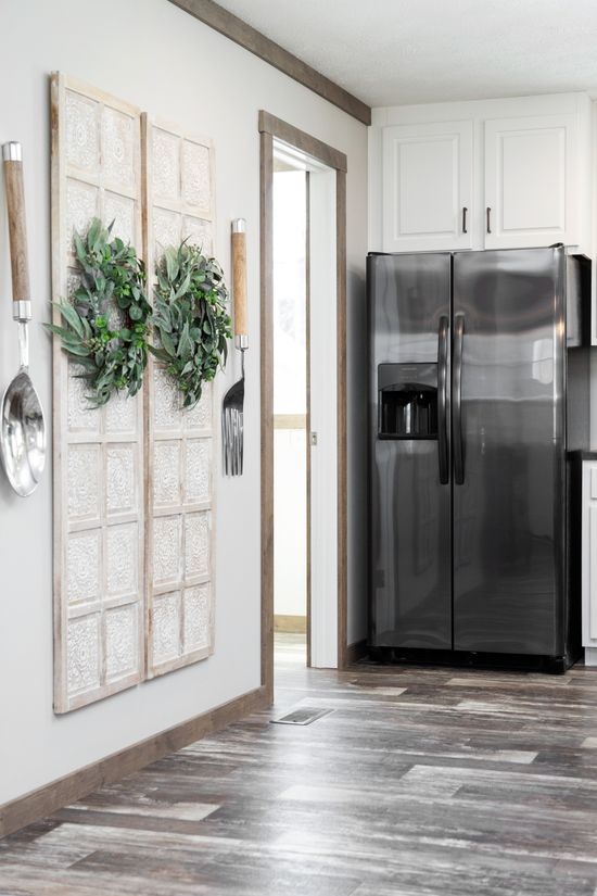 The ISABELLA Features. This Manufactured Mobile Home features 3 bedrooms and 2 baths.