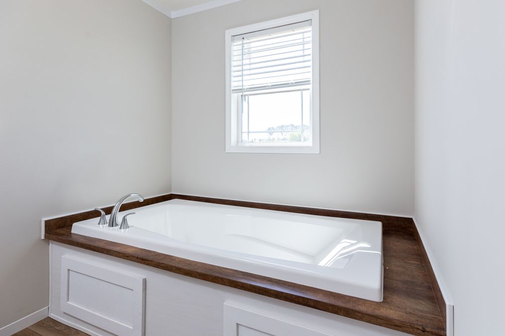 The REMINGTON Master Bathroom. This Manufactured Mobile Home features 3 bedrooms and 2 baths.