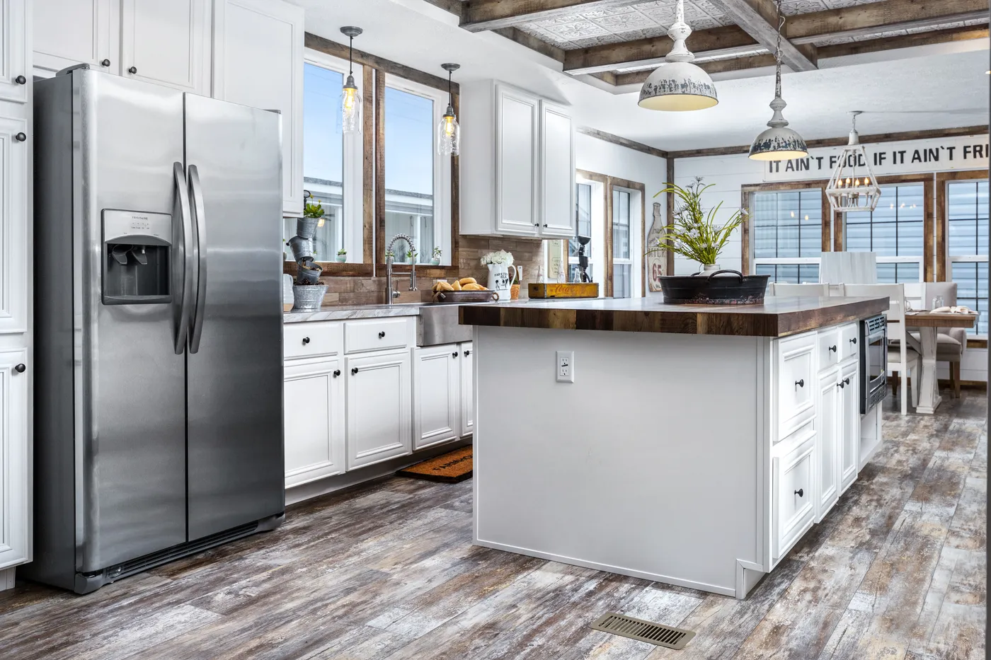 The THE LIZA JANE Kitchen. This Manufactured Mobile Home features 3 bedrooms and 2 baths.