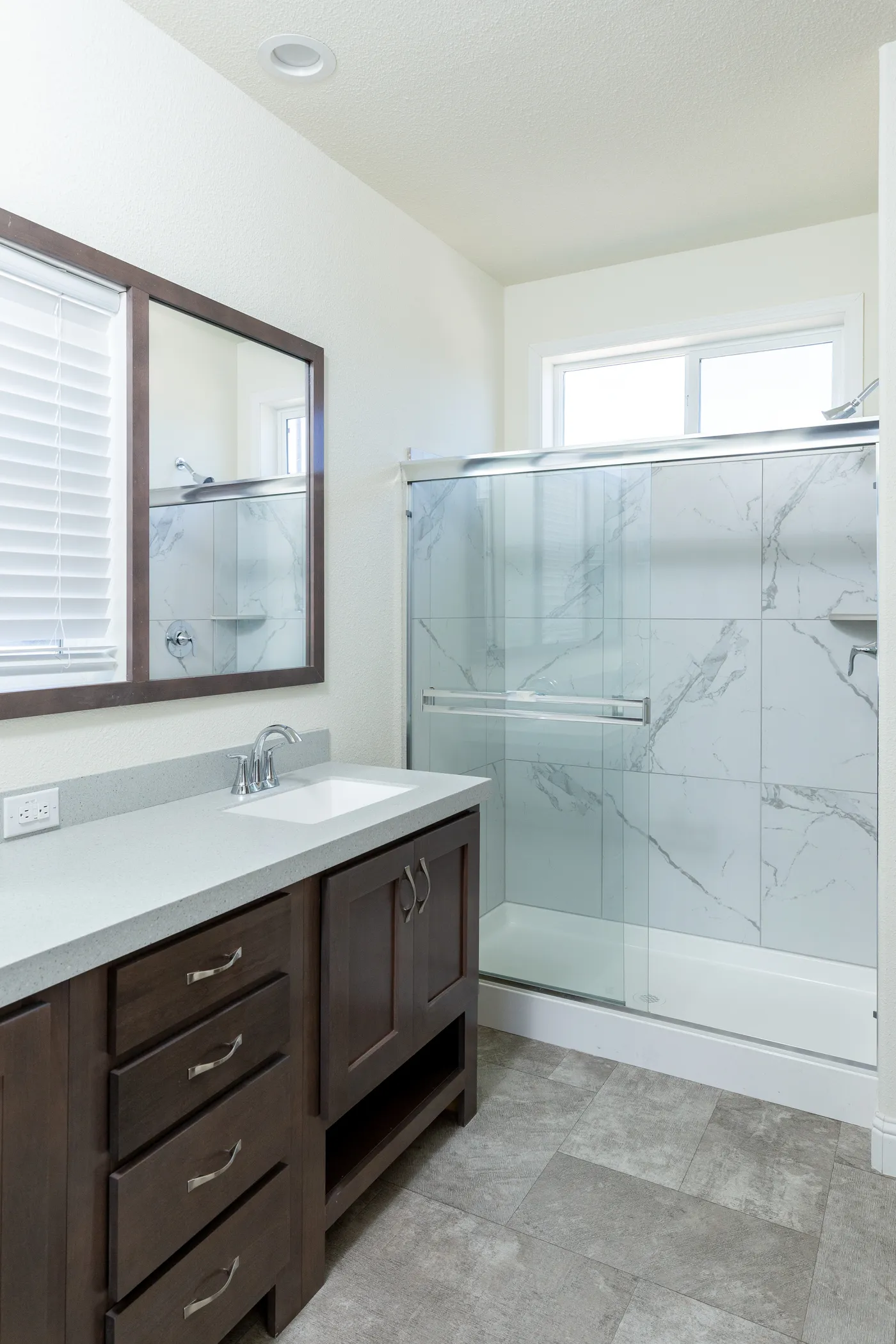 The CORONADO 2446B Primary Bathroom. This Manufactured Mobile Home features 2 bedrooms and 2 baths.