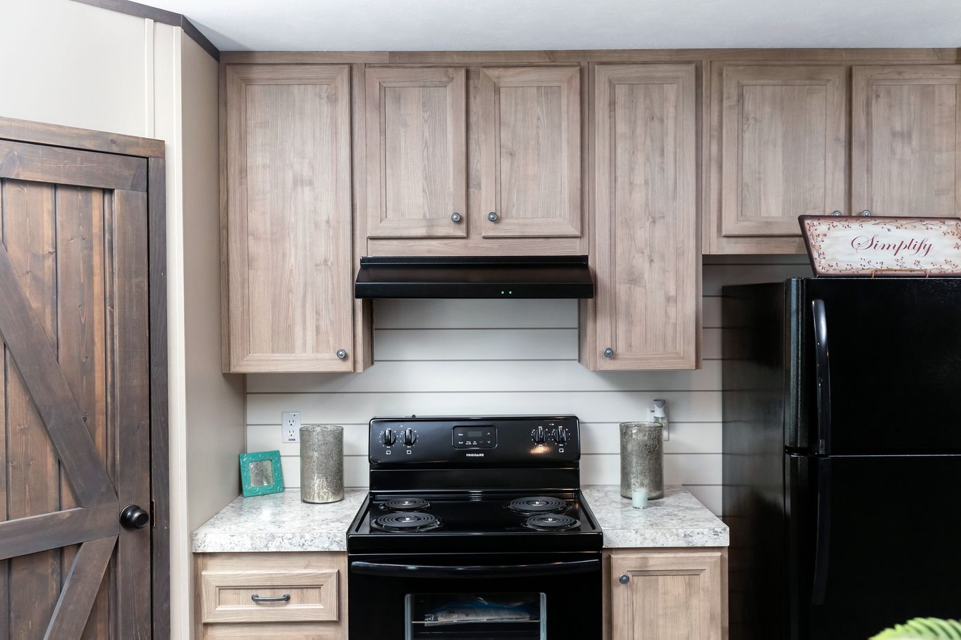 The PT 78 Kitchen. This Manufactured Mobile Home features 3 bedrooms and 2 baths.