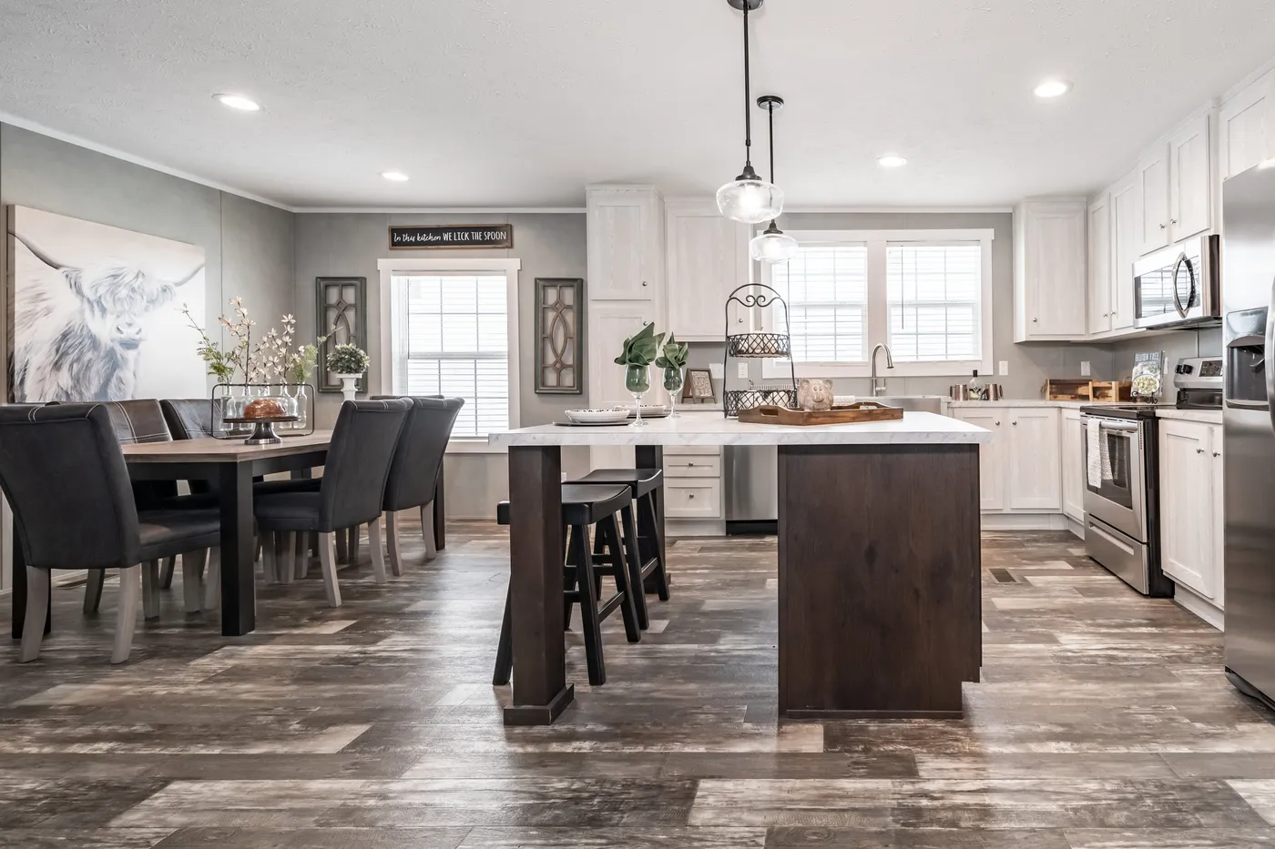 The ULTRA BREEZE 52 Kitchen. This Manufactured Mobile Home features 3 bedrooms and 2 baths.