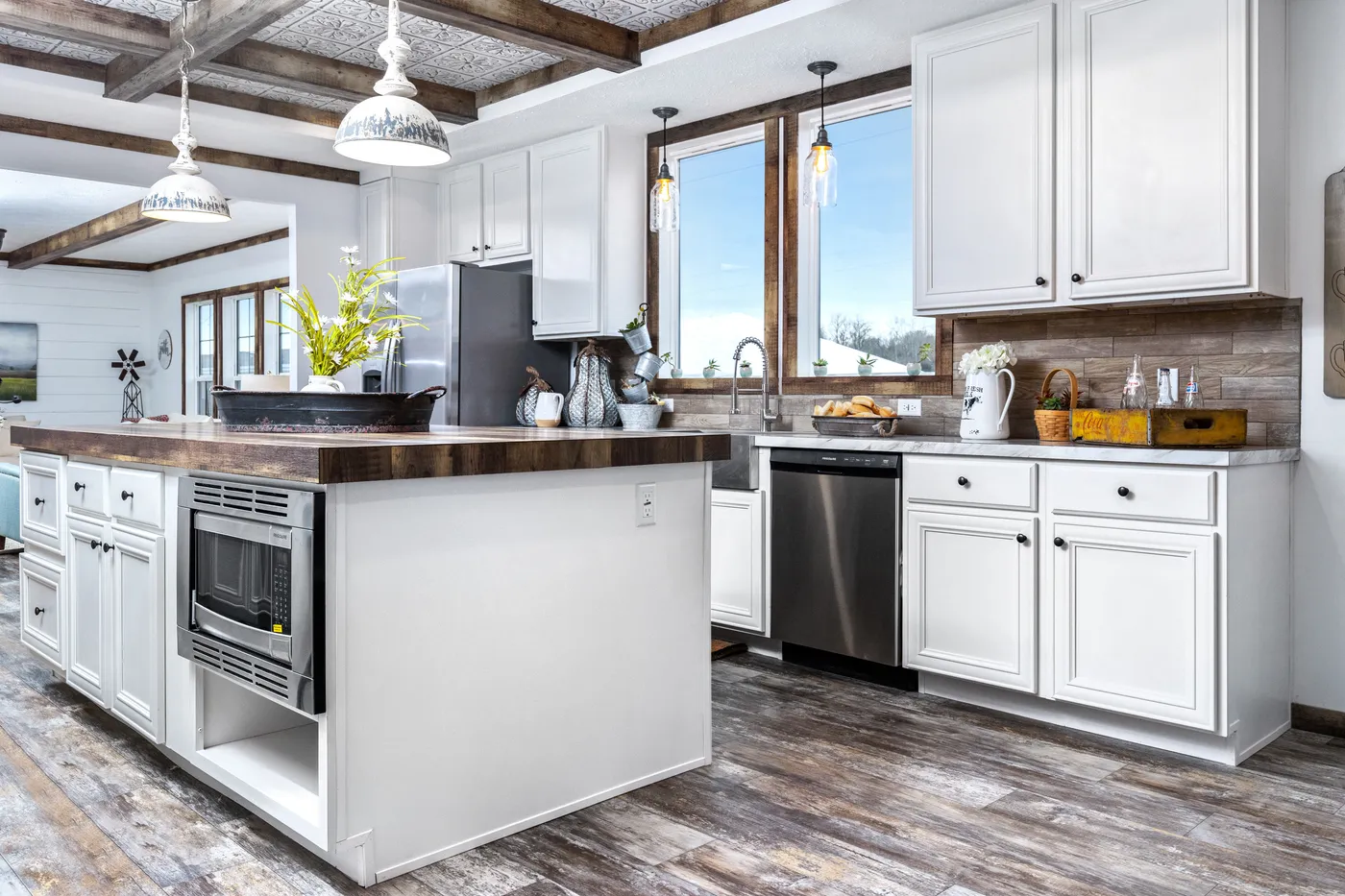 The THE LIZA JANE Kitchen. This Manufactured Mobile Home features 3 bedrooms and 2 baths.