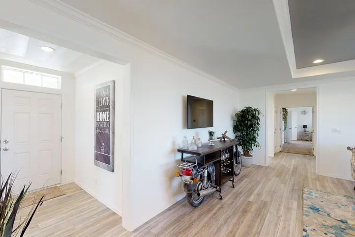 The SUM3068A Foyer. This Manufactured Mobile Home features 3 bedrooms and 2 baths.