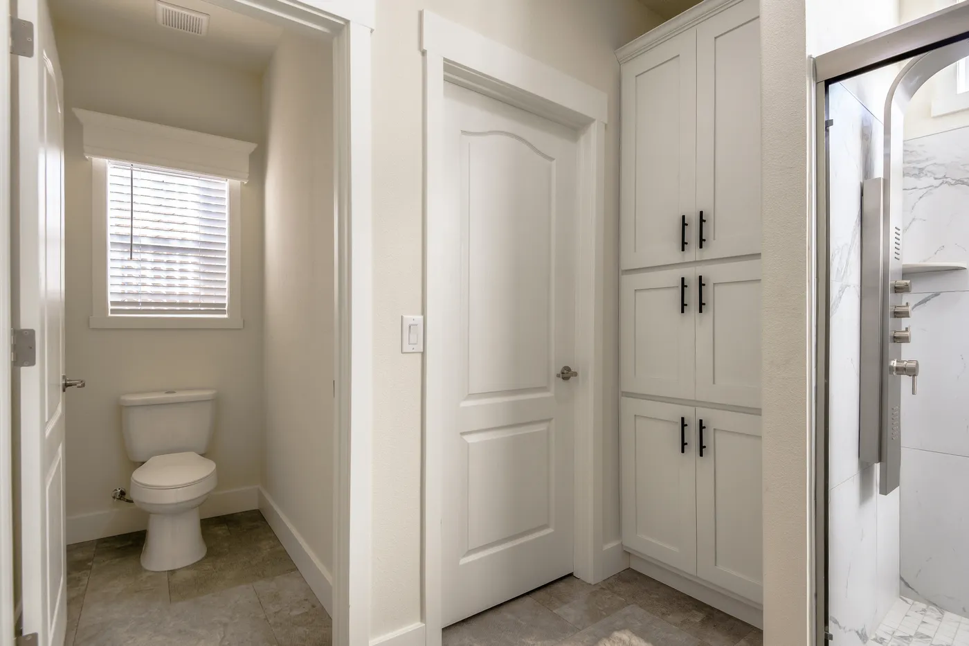 The CORONADO 2458F Primary Bathroom. This Manufactured Mobile Home features 3 bedrooms and 3 baths.
