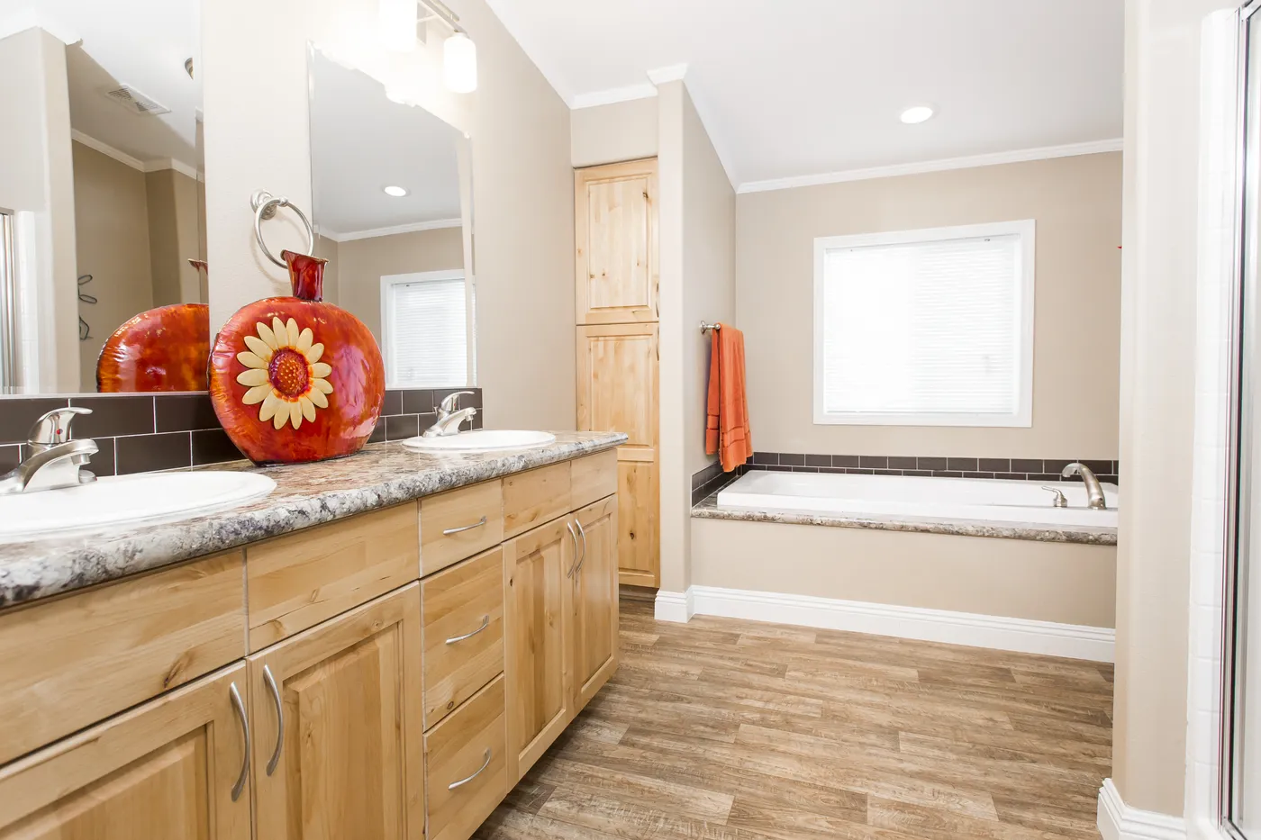 The K2776A Primary Bathroom. This Manufactured Mobile Home features 4 bedrooms and 2 baths.