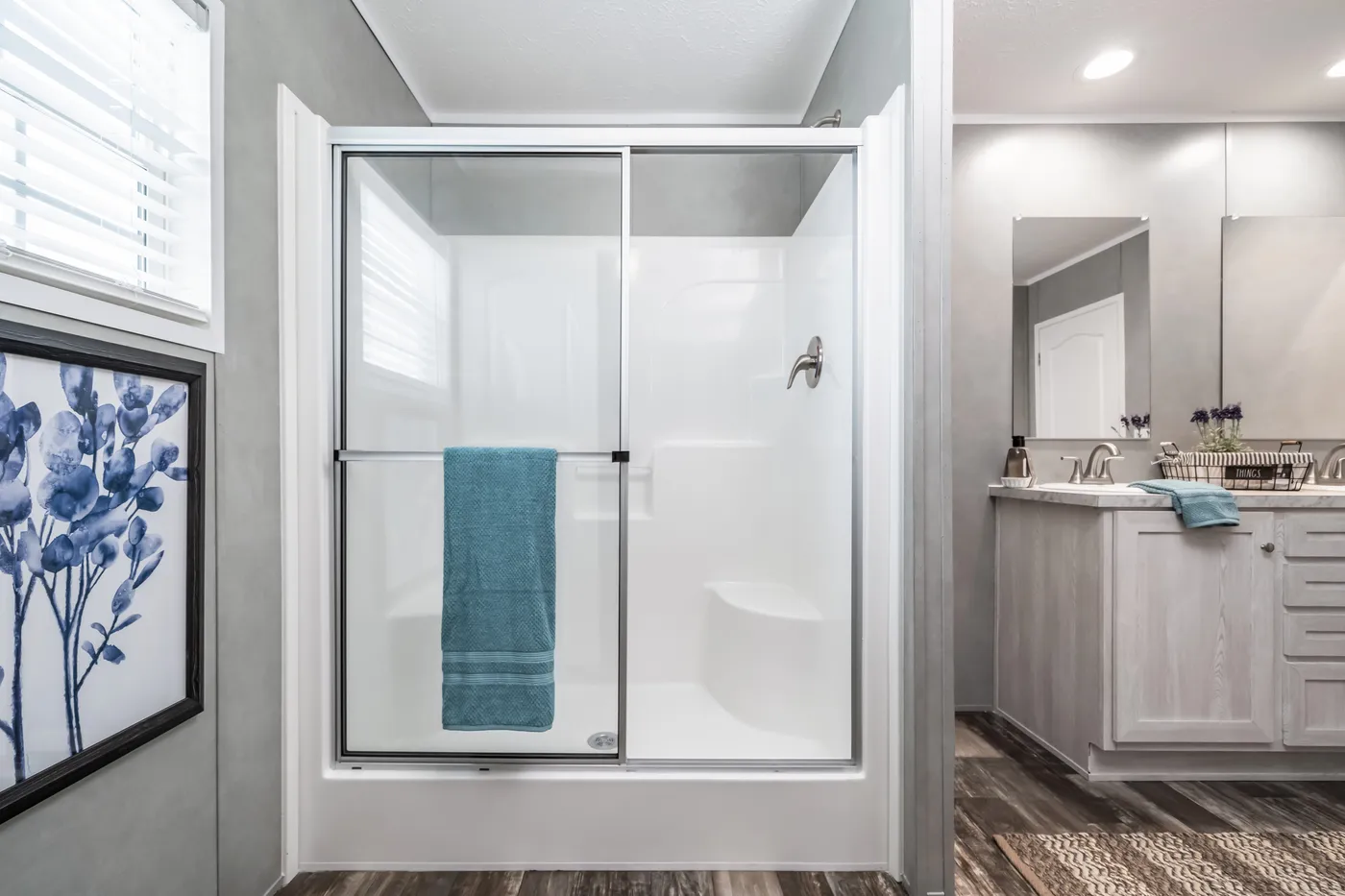 The ULTRA BREEZE 52 Primary Bathroom. This Manufactured Mobile Home features 3 bedrooms and 2 baths.
