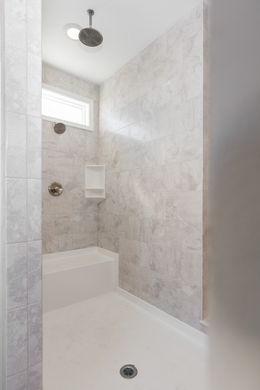 The 2095 HERITAGE Primary Bathroom. This Manufactured Mobile Home features 3 bedrooms and 2 baths.