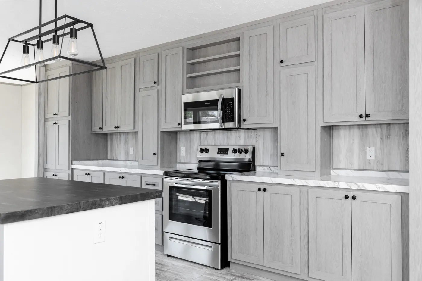 The DIAMOND Kitchen. This Manufactured Mobile Home features 3 bedrooms and 2 baths.