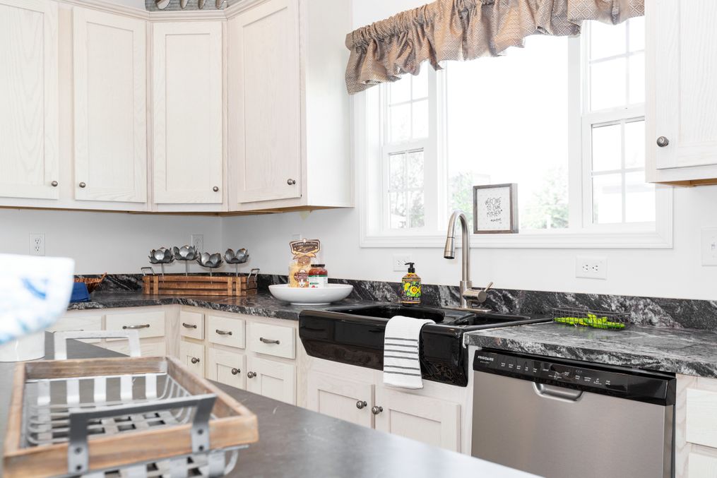 The 2095 HERITAGE Kitchen. This Manufactured Mobile Home features 3 bedrooms and 2 baths.