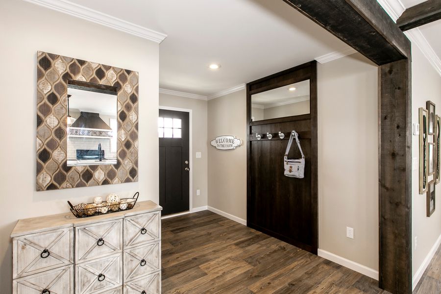The FREEDOM FARM HOUSE  32X60 Foyer. This Manufactured Mobile Home features 3 bedrooms and 2 baths.