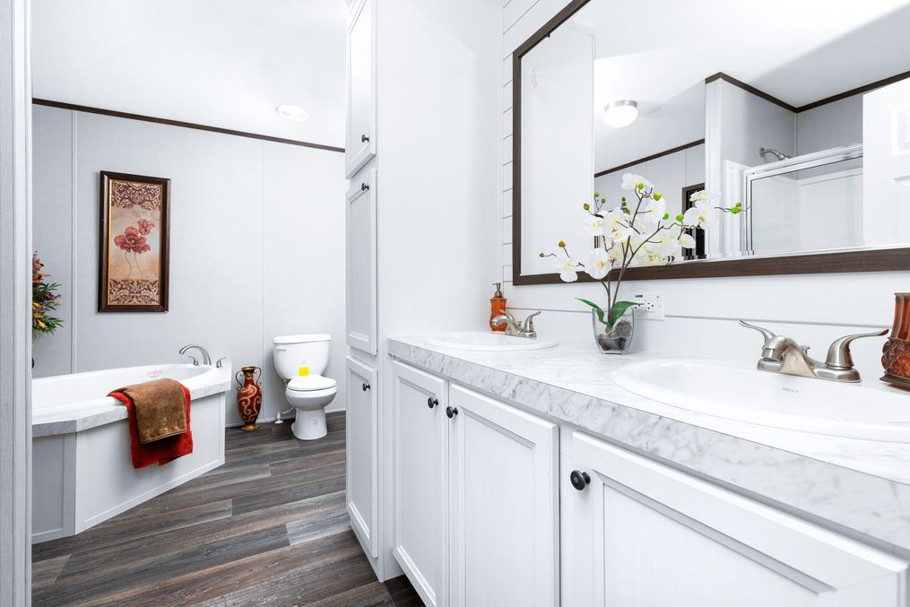 The THE CHOICE Master Bathroom. This Manufactured Mobile Home features 4 bedrooms and 2 baths.