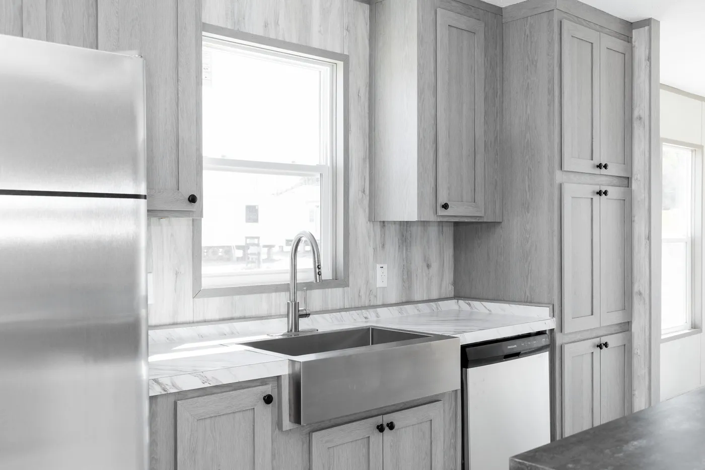 The DIAMOND Kitchen. This Manufactured Mobile Home features 3 bedrooms and 2 baths.