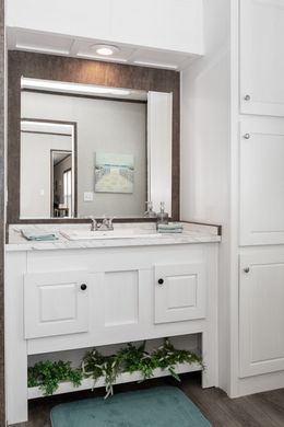 The BLAZER 76 P Primary Bathroom. This Manufactured Mobile Home features 3 bedrooms and 2 baths.