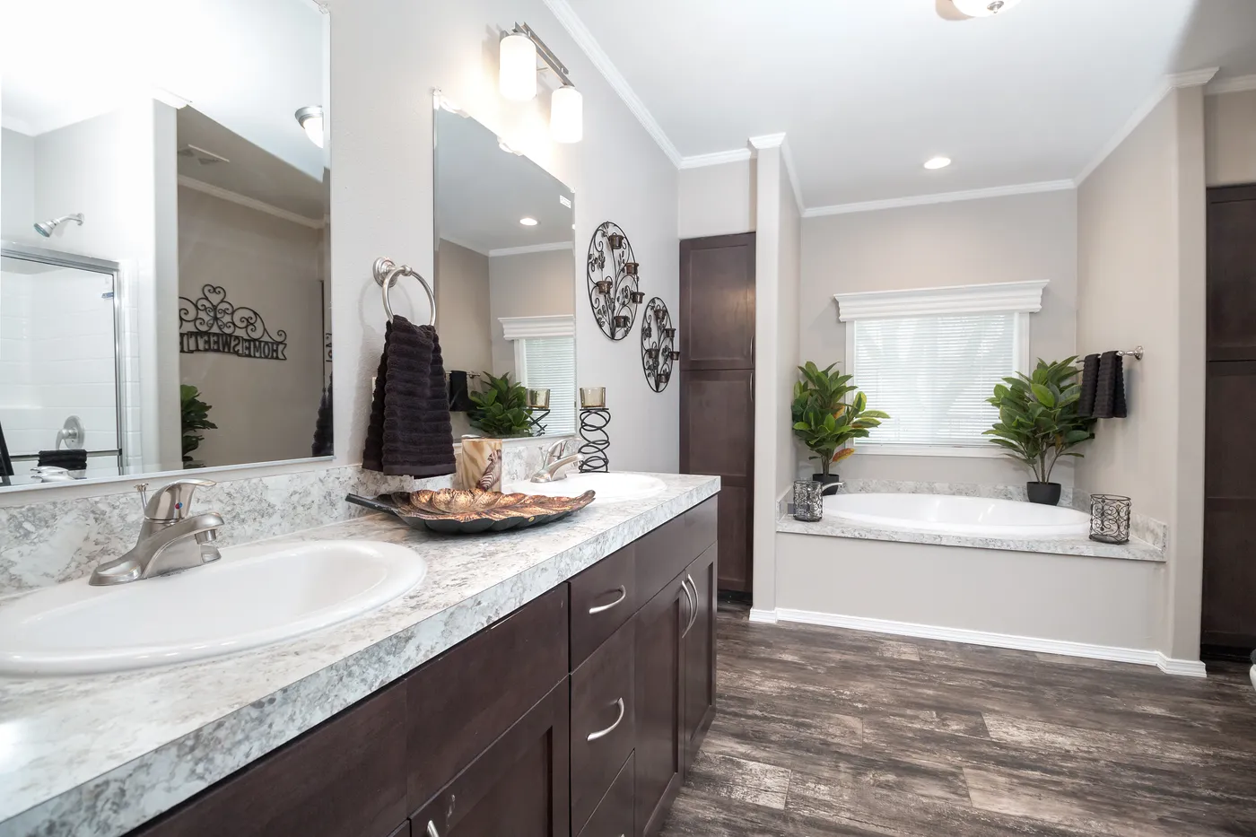 The K3076B Primary Bathroom. This Manufactured Mobile Home features 4 bedrooms and 2 baths.