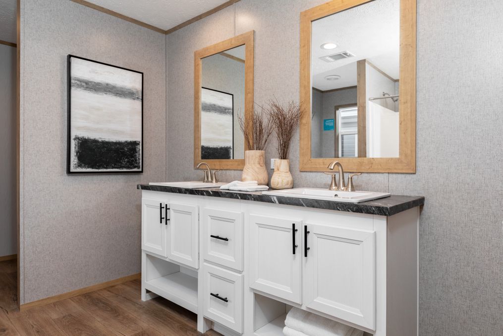 The SAFARI Master Bathroom. This Manufactured Mobile Home features 3 bedrooms and 2 baths.