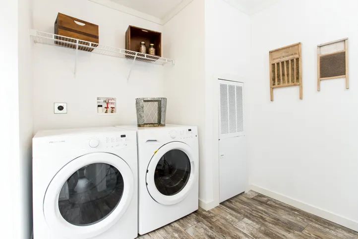 The THE LULABELLE Utility Room. This Manufactured Mobile Home features 4 bedrooms and 3 baths.