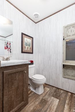 The MAYNARDVILLE CLASSIC 56 Primary Bathroom. This Manufactured Mobile Home features 2 bedrooms and 2 baths.