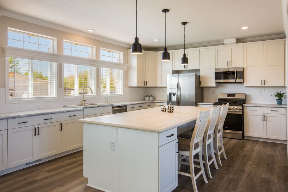 The EDGEWOOD Kitchen. This Manufactured Mobile Home features 3 bedrooms and 2 baths.