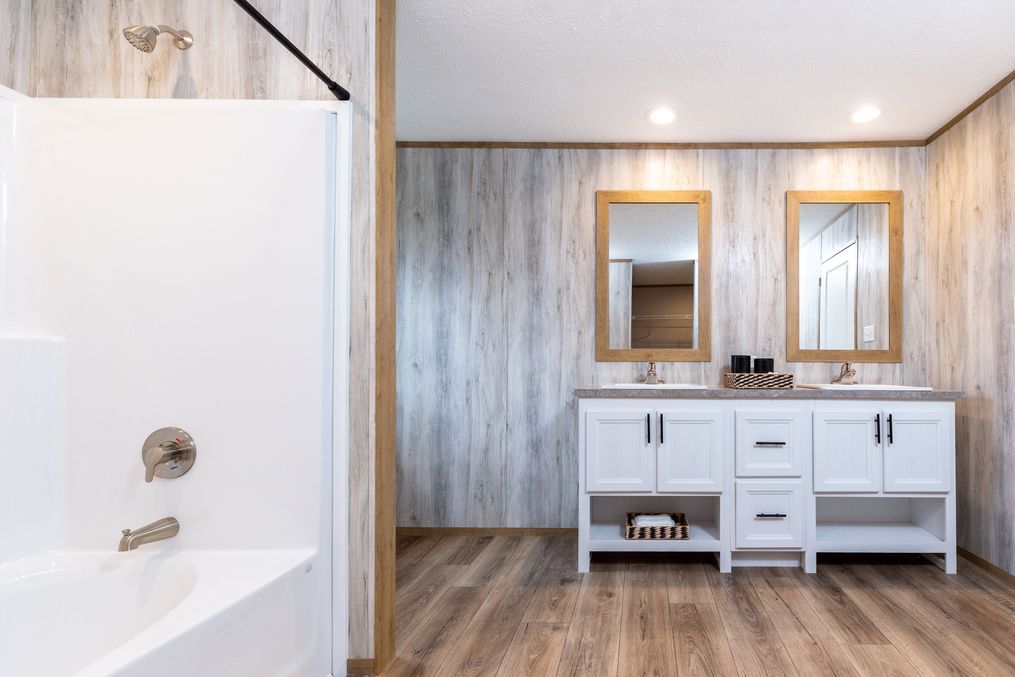 The MOROCCO Master Bathroom. This Manufactured Mobile Home features 4 bedrooms and 2 baths.