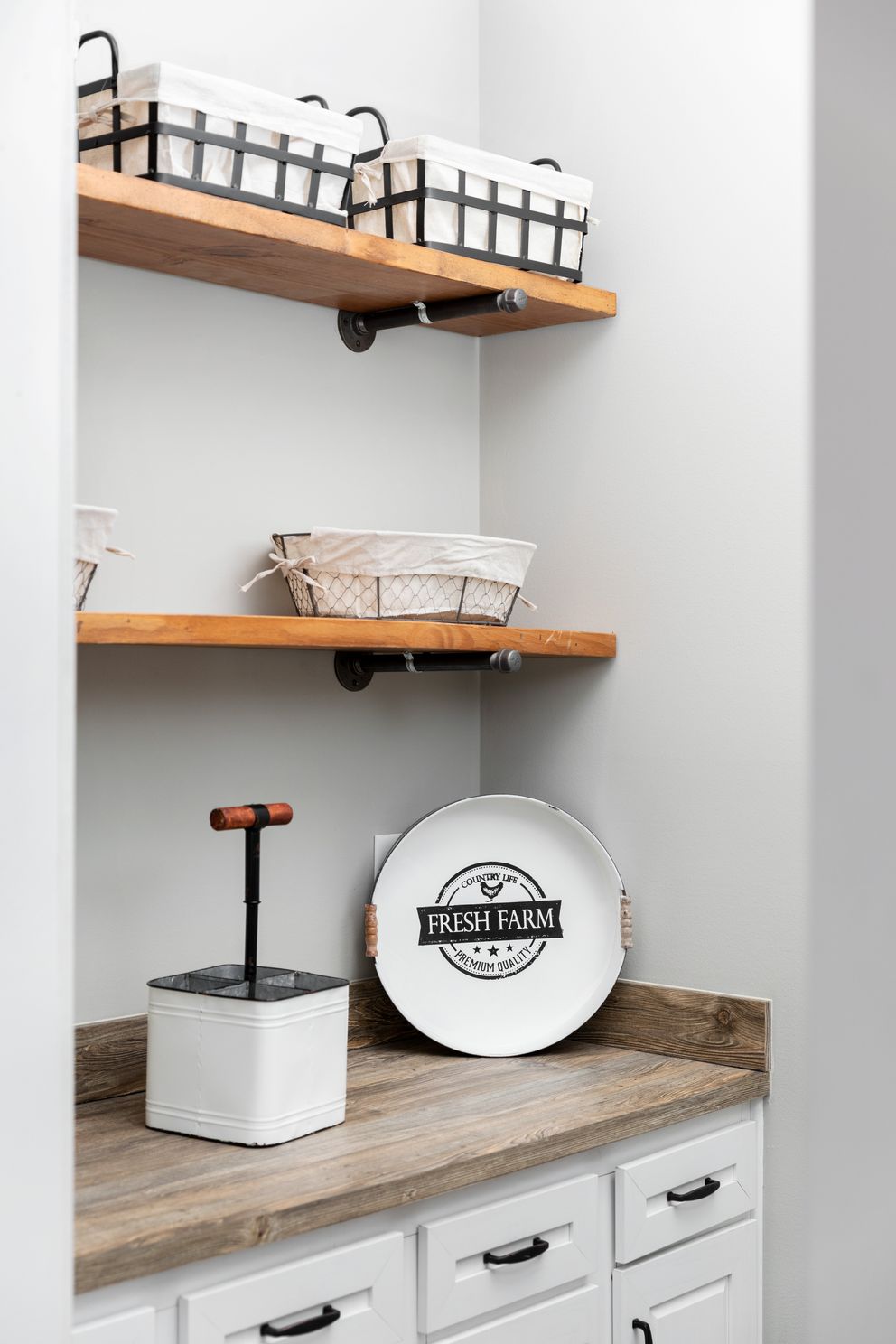 The 1440 CAROLINA 4BR BELLE Kitchen. This Manufactured Mobile Home features 4 bedrooms and 2 baths.