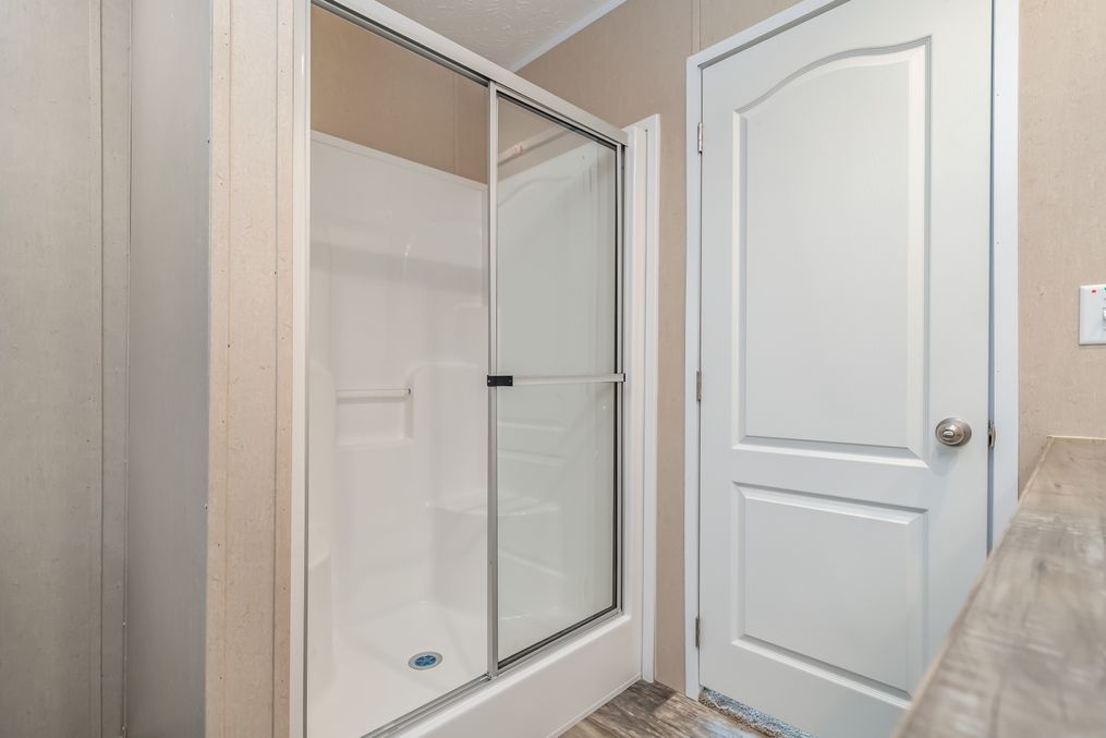 The ULTRA PRO 56B Primary Bathroom. This Manufactured Mobile Home features 3 bedrooms and 2 baths.
