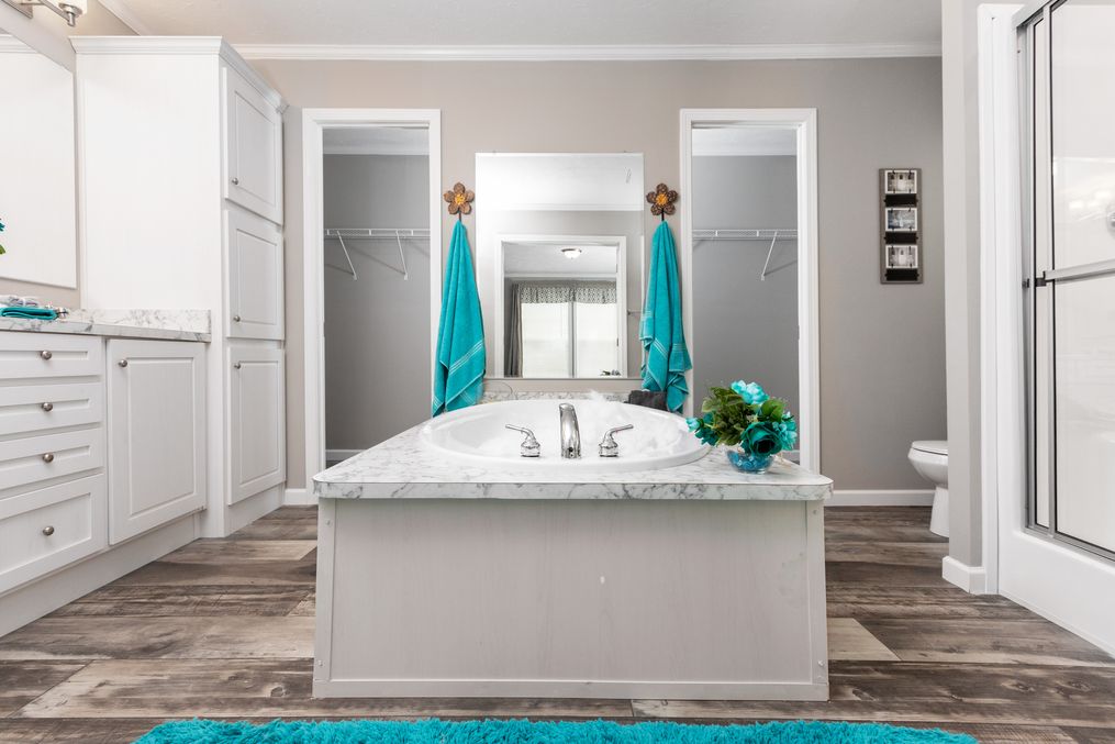 The 2360 ROCKETEER 6828 Master Bathroom. This Manufactured Mobile Home features 3 bedrooms and 2 baths.