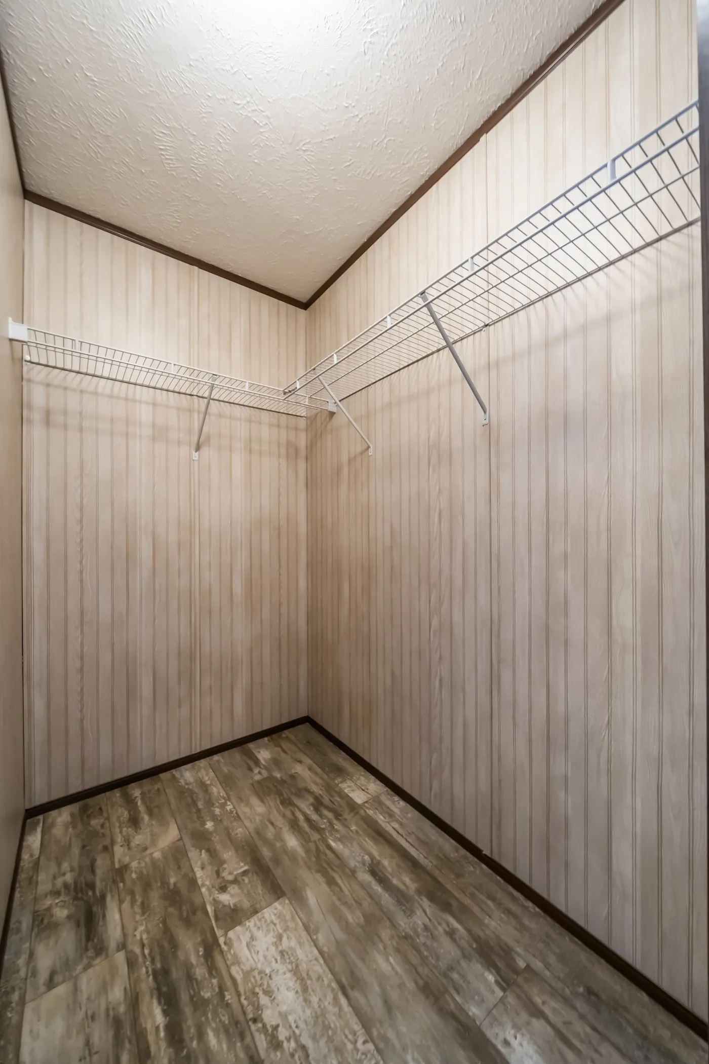 The THE TURNER Storage. This Manufactured Mobile Home features 3 bedrooms and 2 baths.