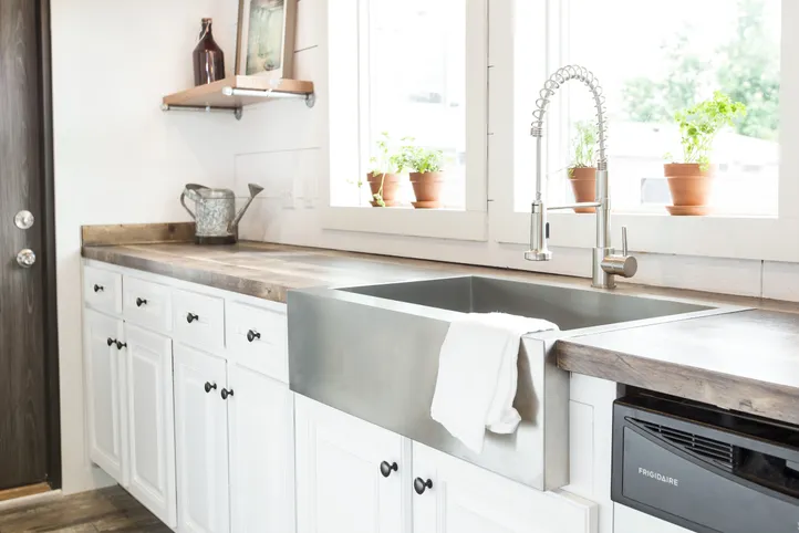The THE LULABELLE Kitchen. This Manufactured Mobile Home features 4 bedrooms and 3 baths.