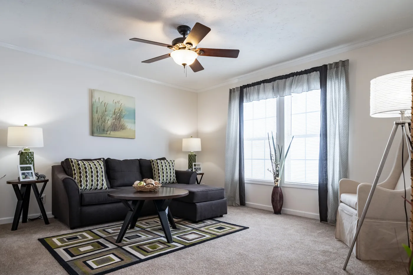 The 4620 "957 PARK AVENUE" 6428 Den. This Manufactured Mobile Home features 3 bedrooms and 2 baths.