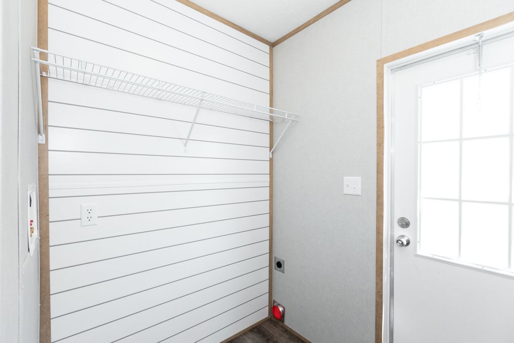 The BLAZER 76 C Utility Room. This Manufactured Mobile Home features 3 bedrooms and 2 baths.