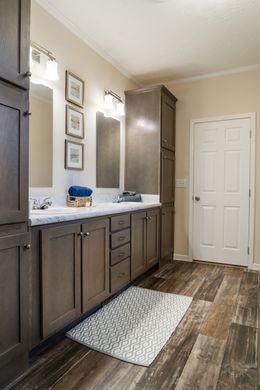 The 2062 CLASSIC Master Bathroom. This Manufactured Mobile Home features 3 bedrooms and 2 baths.