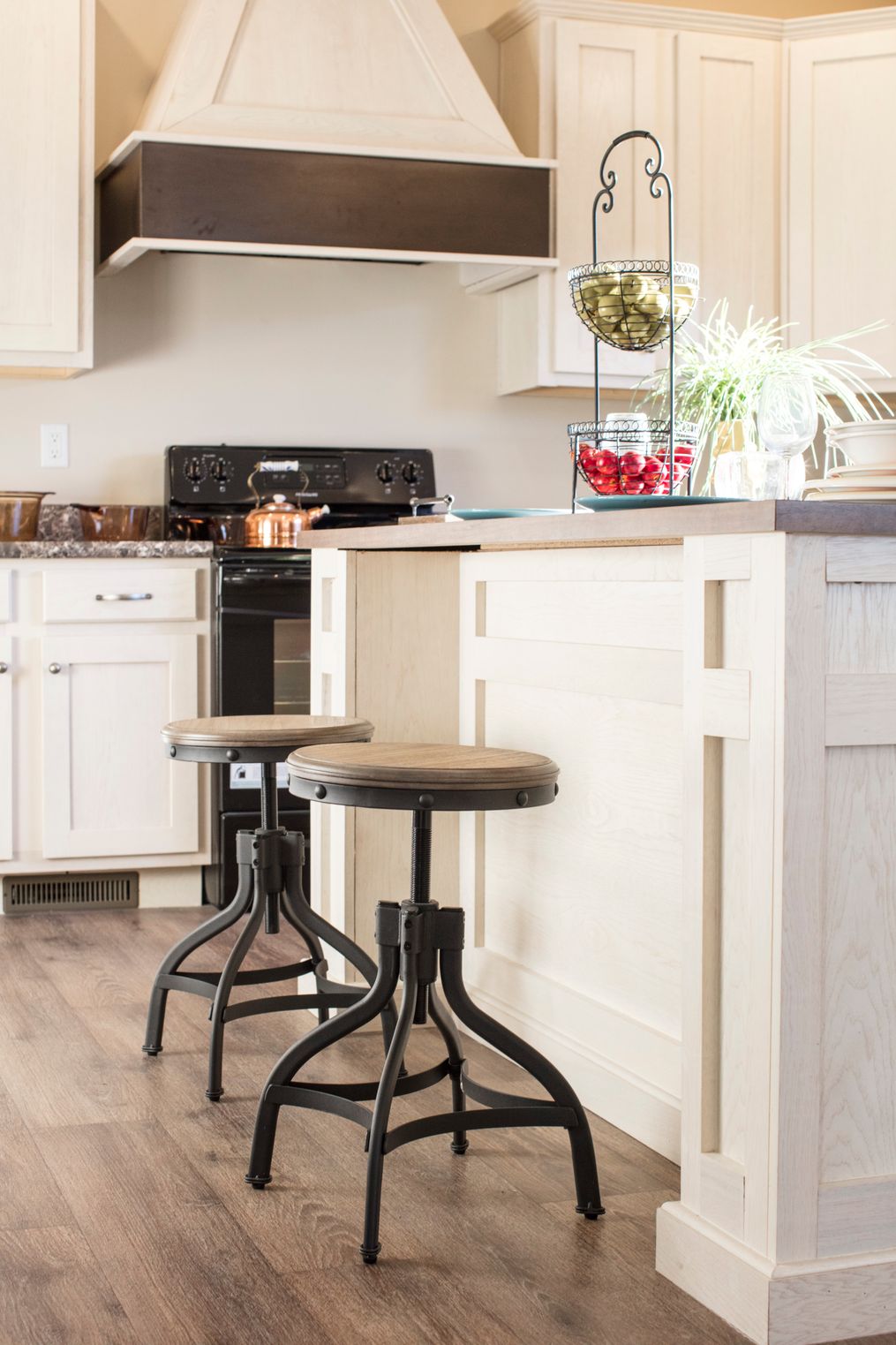 The 3549 JAMESTOWN Kitchen. This Manufactured Mobile Home features 3 bedrooms and 2 baths.
