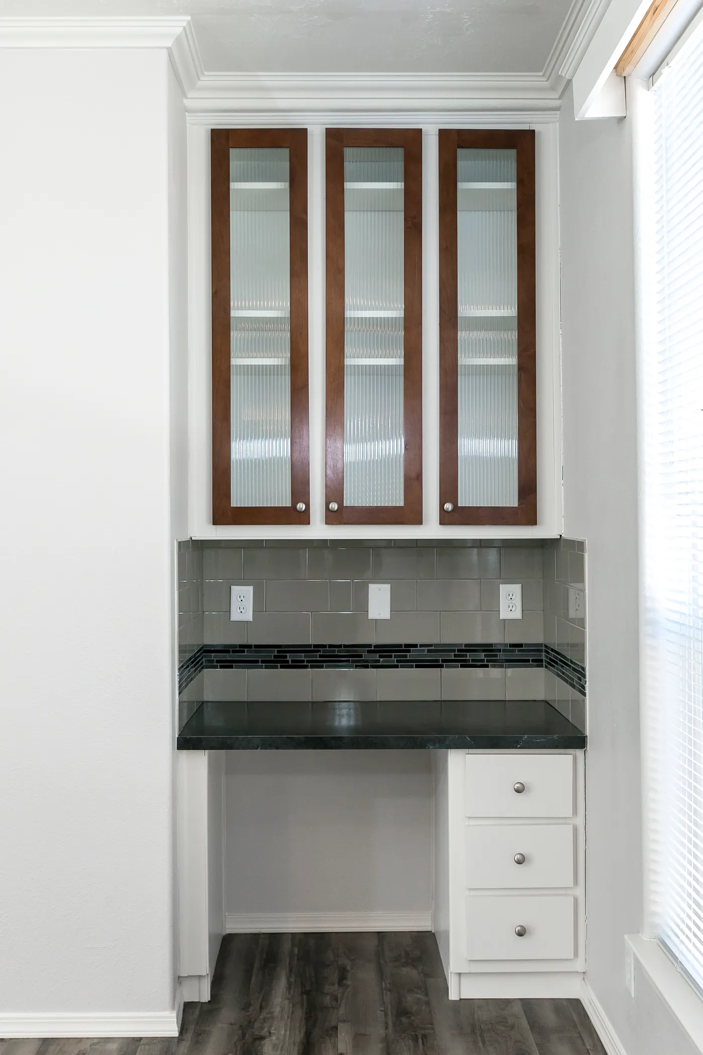 The ING681F EUCALYPTUS   (FULL) GW Study Nook. This Manufactured Mobile Home features 3 bedrooms and 2 baths.