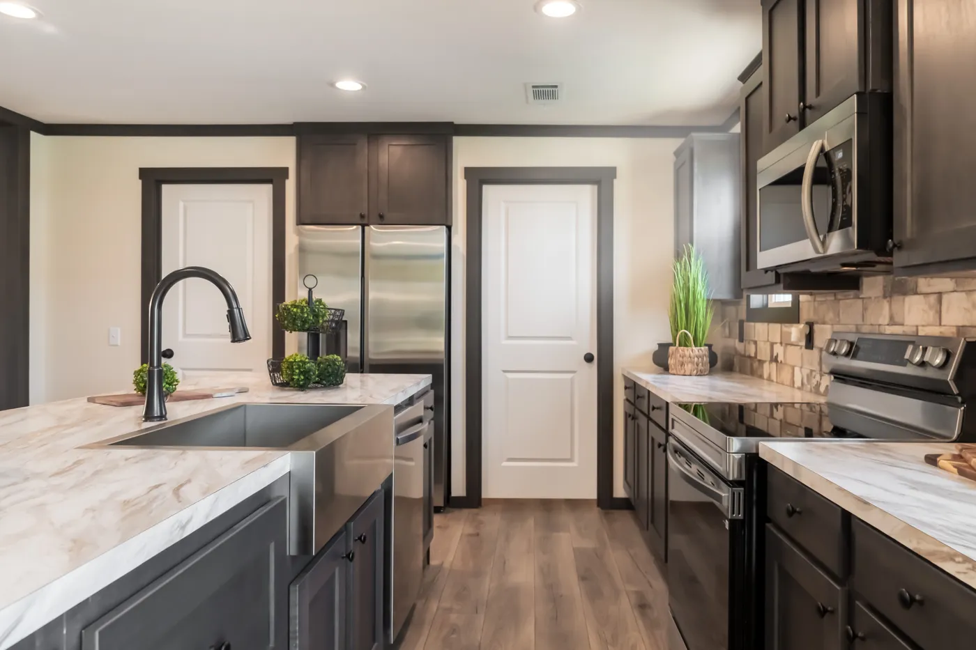 The THE VOGUE 60 Exterior. This Manufactured Mobile Home features 3 bedrooms and 2 baths.